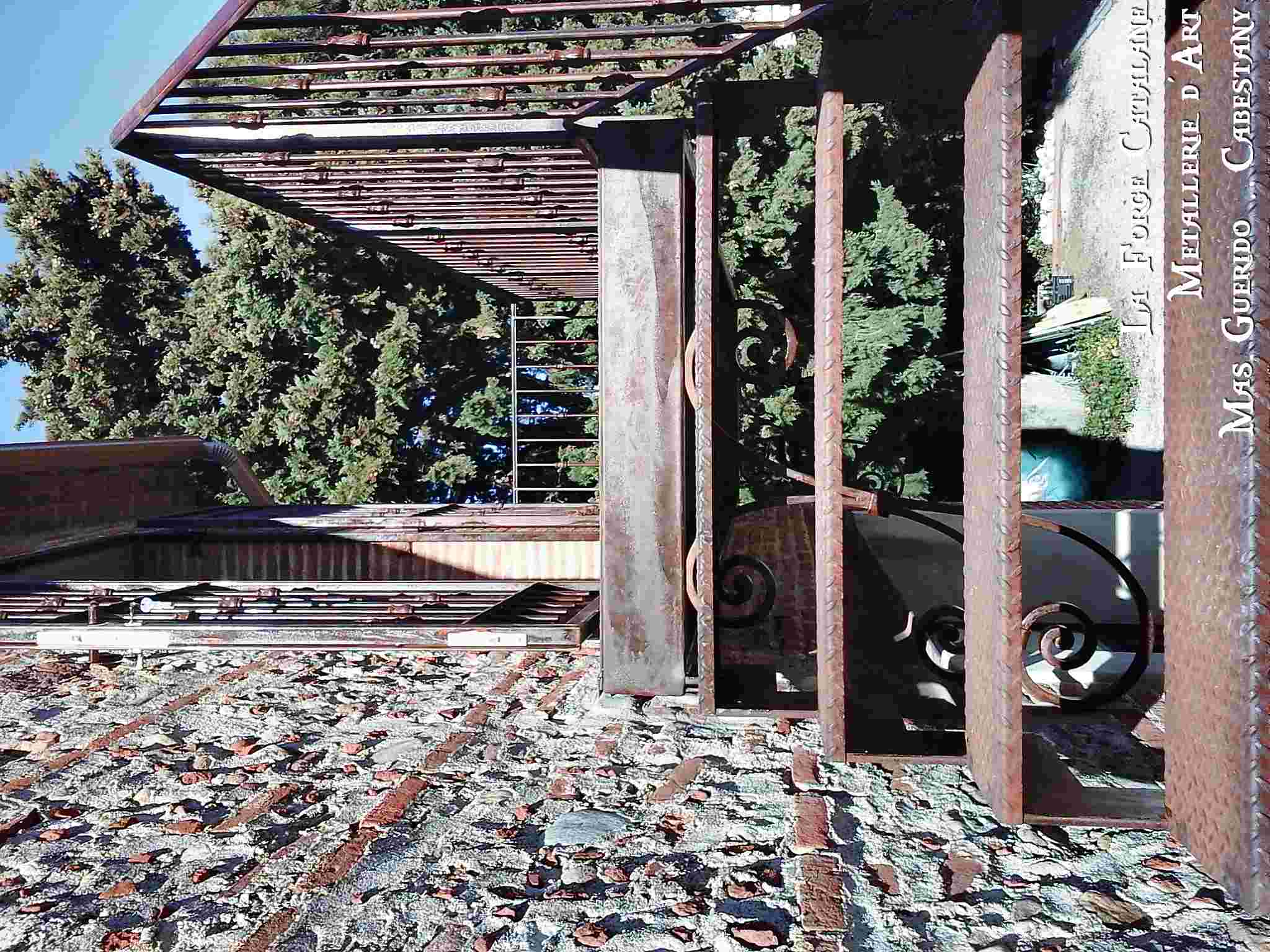 marches toles larmes pliees forge catalane.jpg